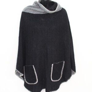 Steve Madden Sweater Shawl Womens OSFM Black Pockets Soft Flowy Poncho